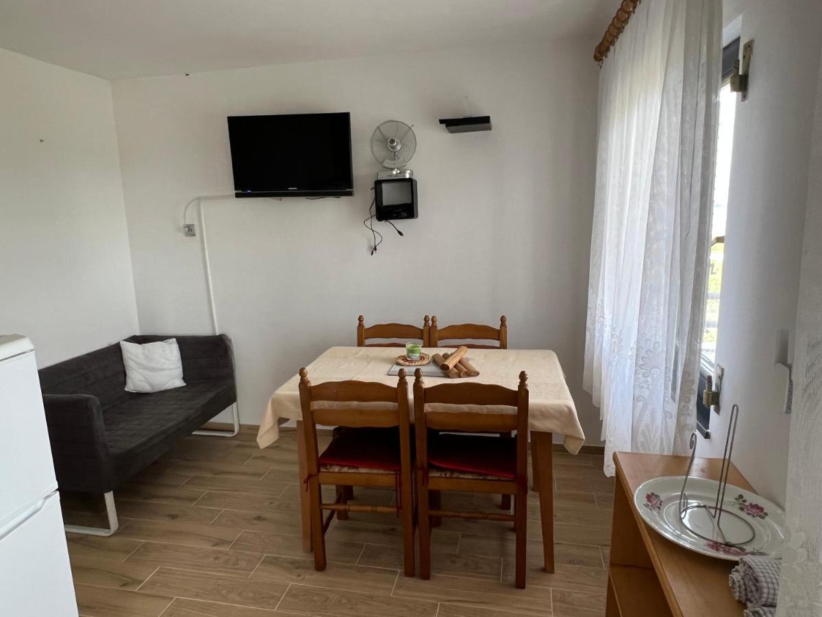 Apartments Linic نين المظهر الخارجي الصورة