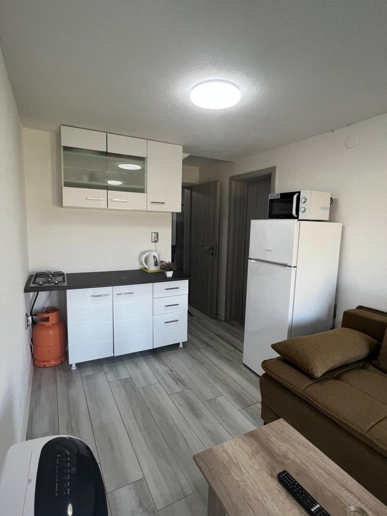 Apartments Linic نين المظهر الخارجي الصورة